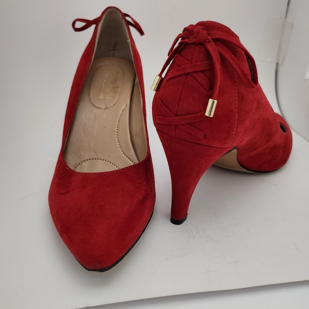 Red Coach and Four Louisa Faux Suede Back Corset Lace Up Heels 7.5 (7 1/2)
